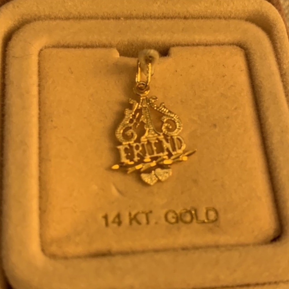 Beautiful vintage 1980’s 14 karat gold Friend charm!! - Picture 3 of 9